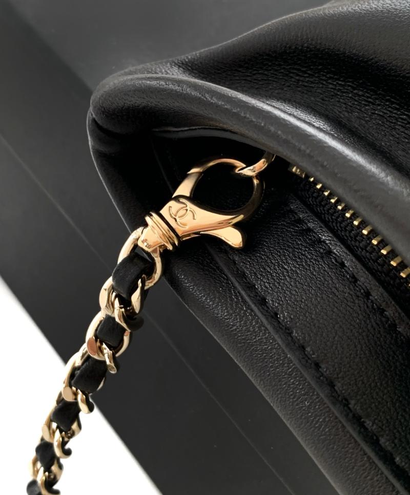 Chanel Clutch With Chain Black AP4613