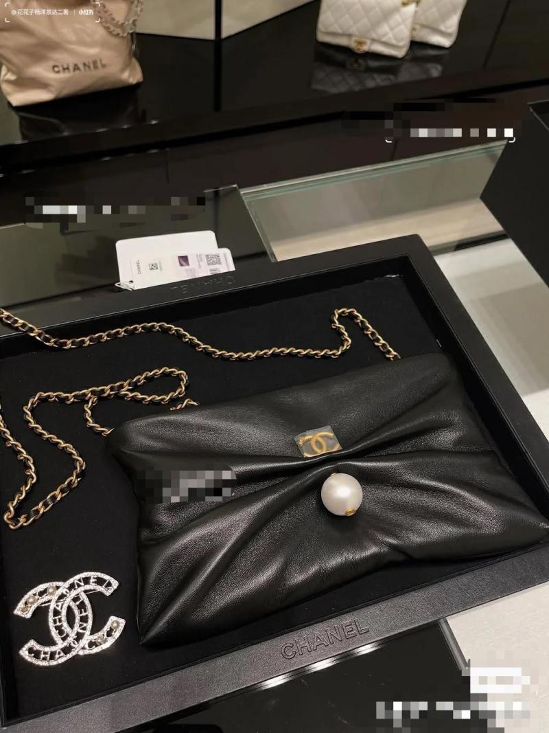 Chanel Clutch With Chain Black AP4613