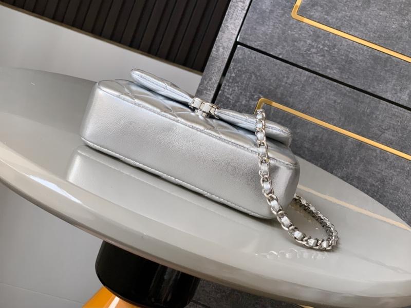 Chanel Clutch With Chain Silver AP4593