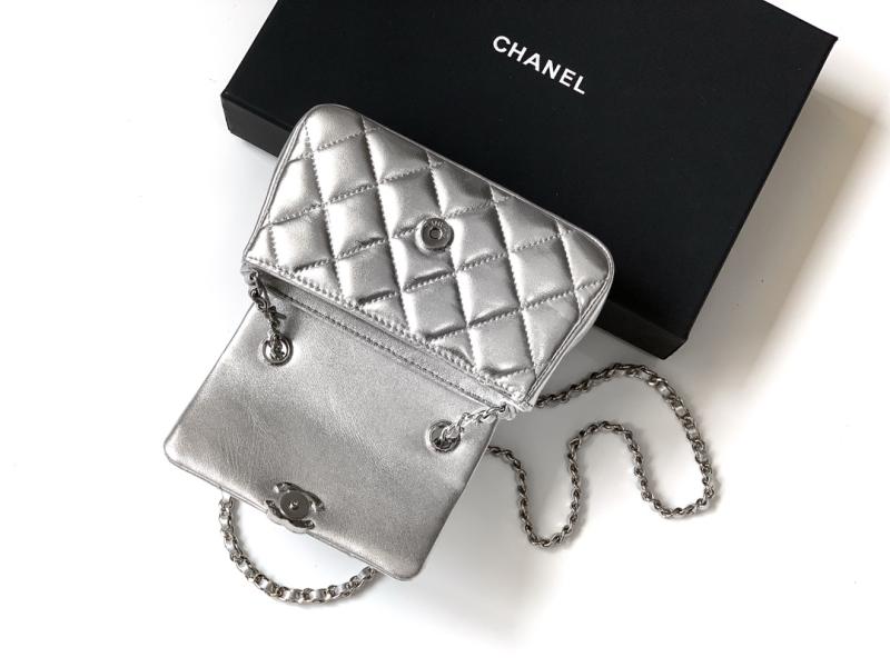 Chanel Clutch With Chain Silver AP4593