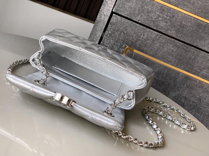 Chanel Clutch With Chain Silver AP4593