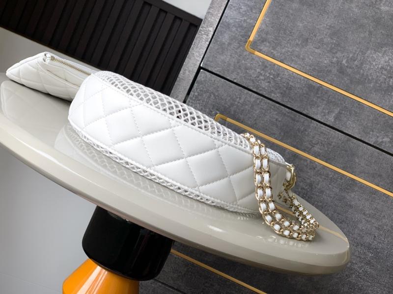 Chanel Clutch With Chain White AP4573