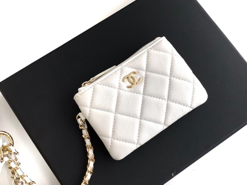 Chanel Clutch With Chain White AP4573