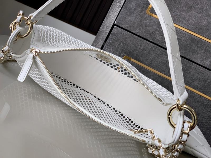 Chanel Clutch With Chain White AP4573