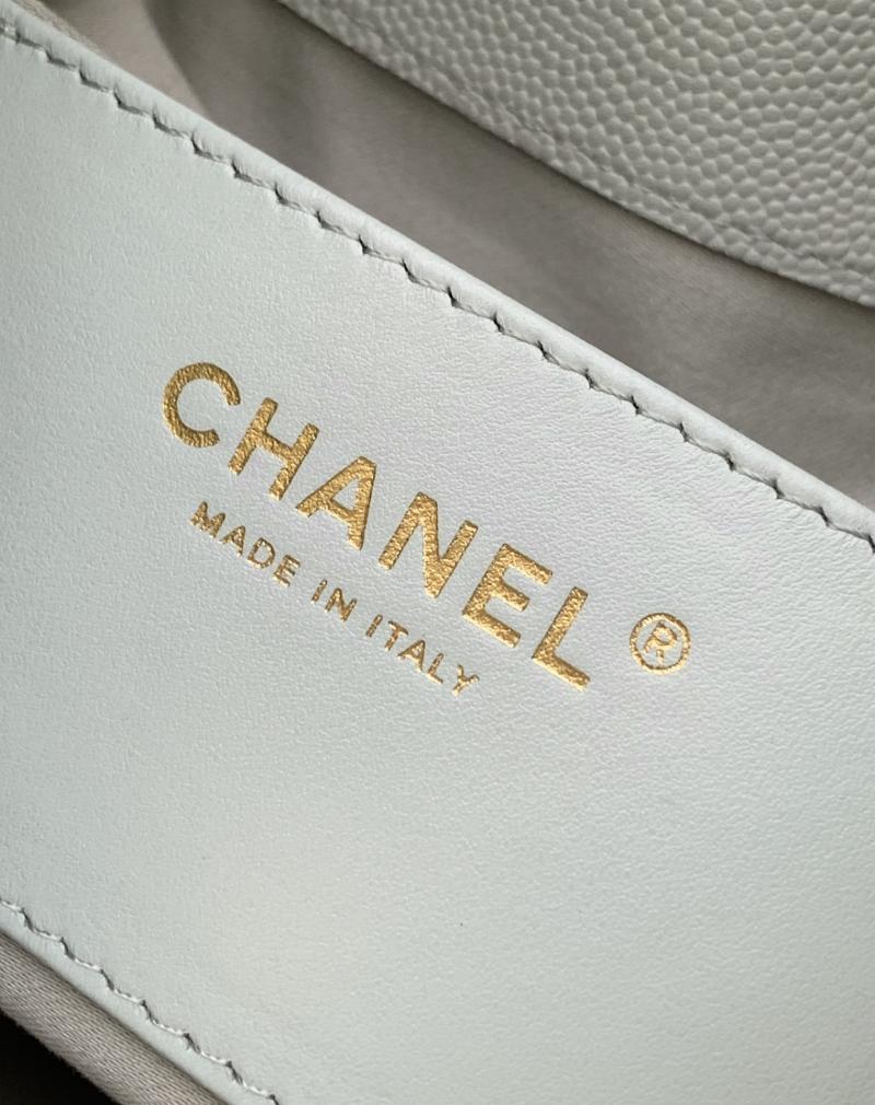 Chanel Grained Calfskin 25 Medium Handbag Green AS5311