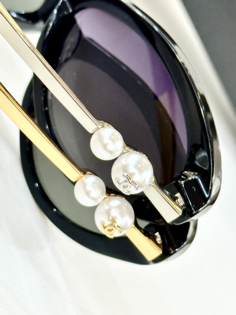 Chanel Sunglasses A95101