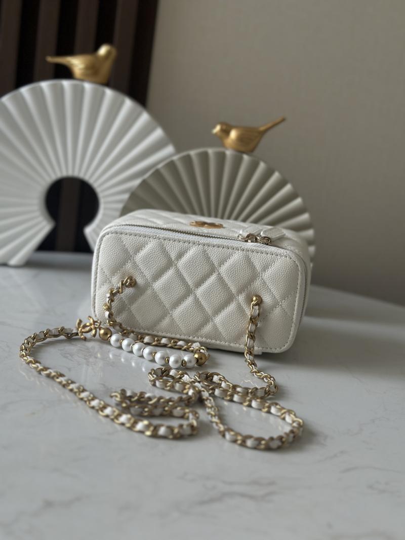 Chanel Vanity Case White A66045