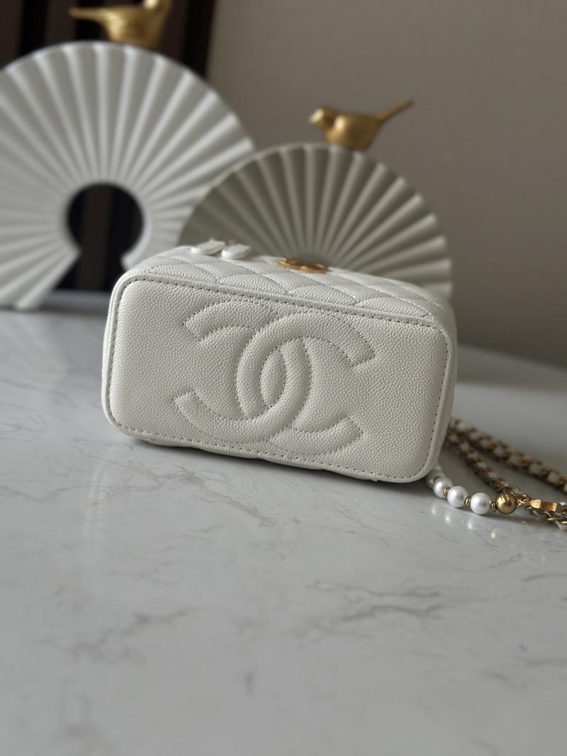 Chanel Vanity Case White A66045