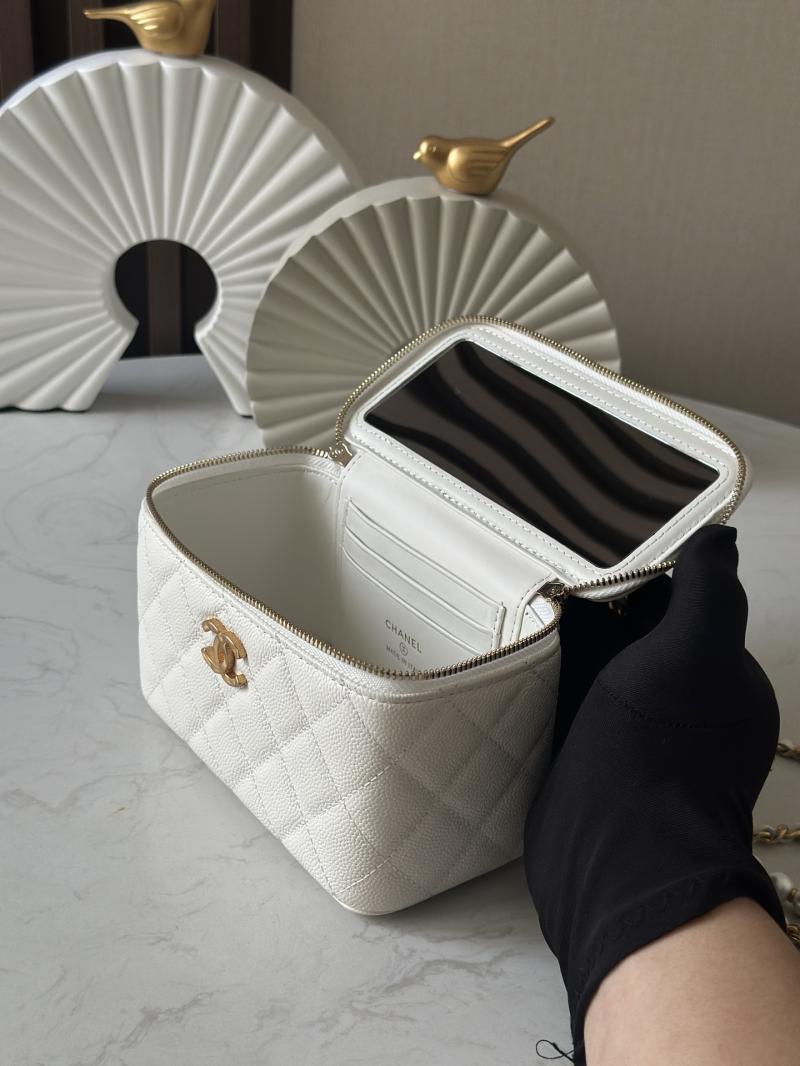 Chanel Vanity Case White A66045