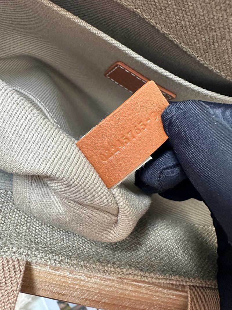 Chloe Woody tote bag in Linen Canvas C7571