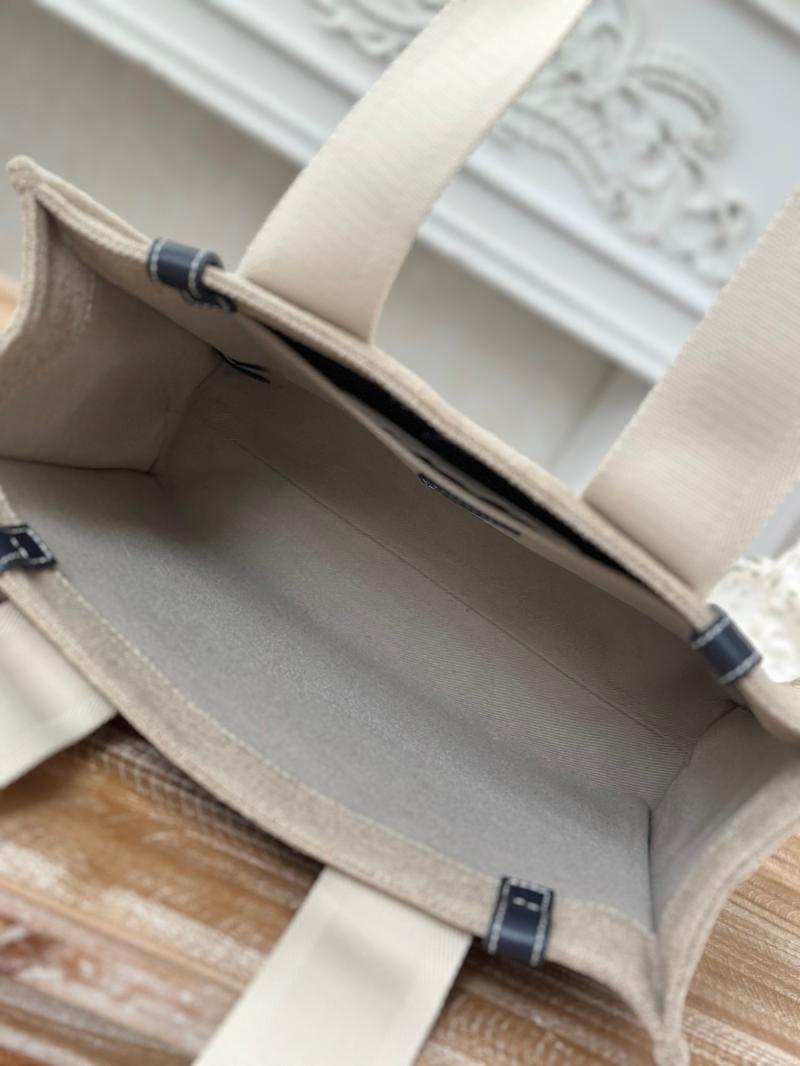 Chloe Woody tote bag in Linen Canvas Navy C7567