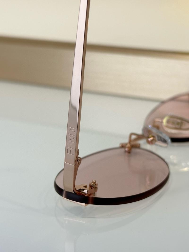 Fendi Sunglasses FE4075US