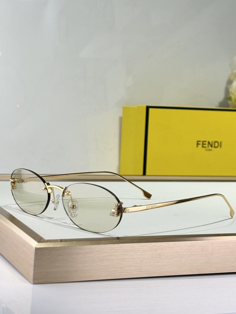 Fendi Sunglasses FE4075US