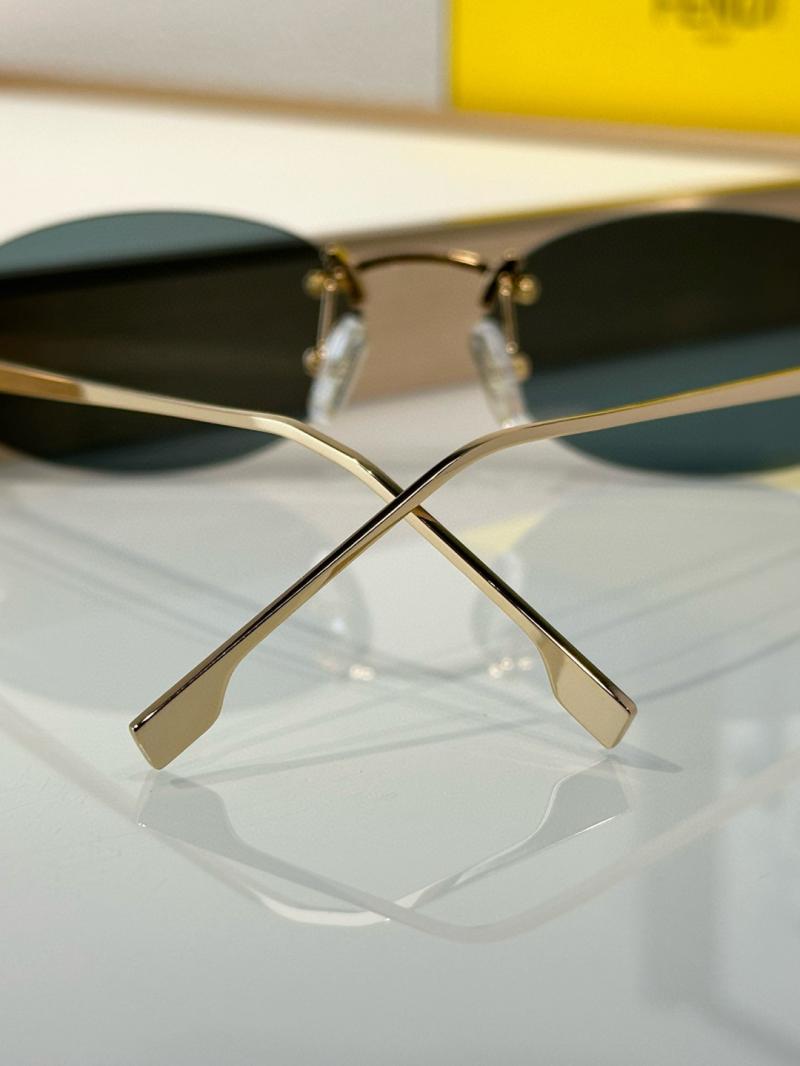Fendi Sunglasses FE4075US