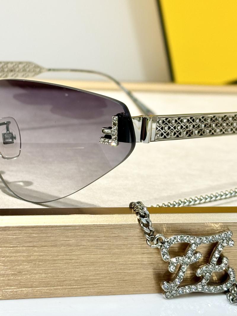 Fendi Sunglasses FE4127
