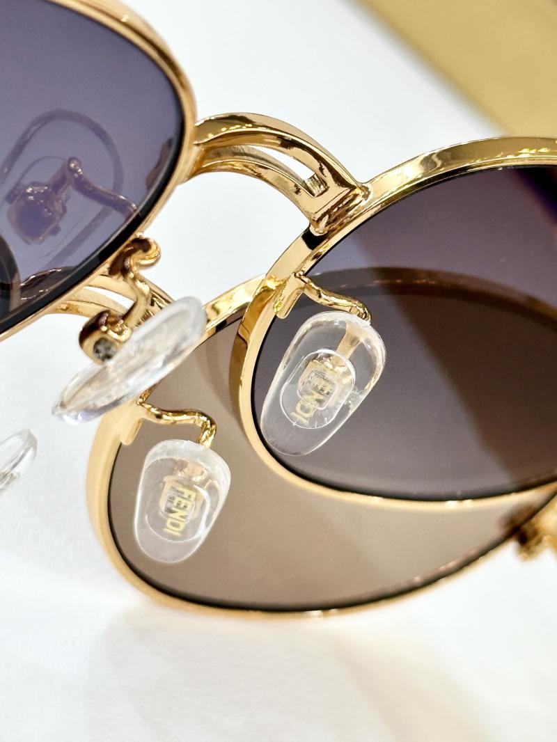 Fendi Sunglasses SL 7078