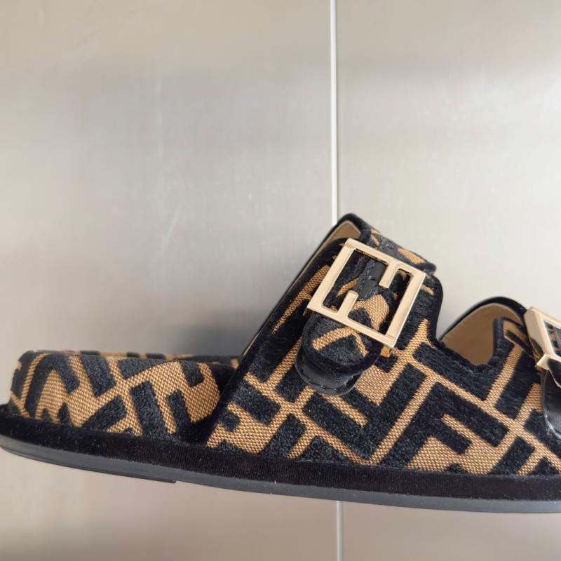 Fendi Unisex Sandals SFU41507