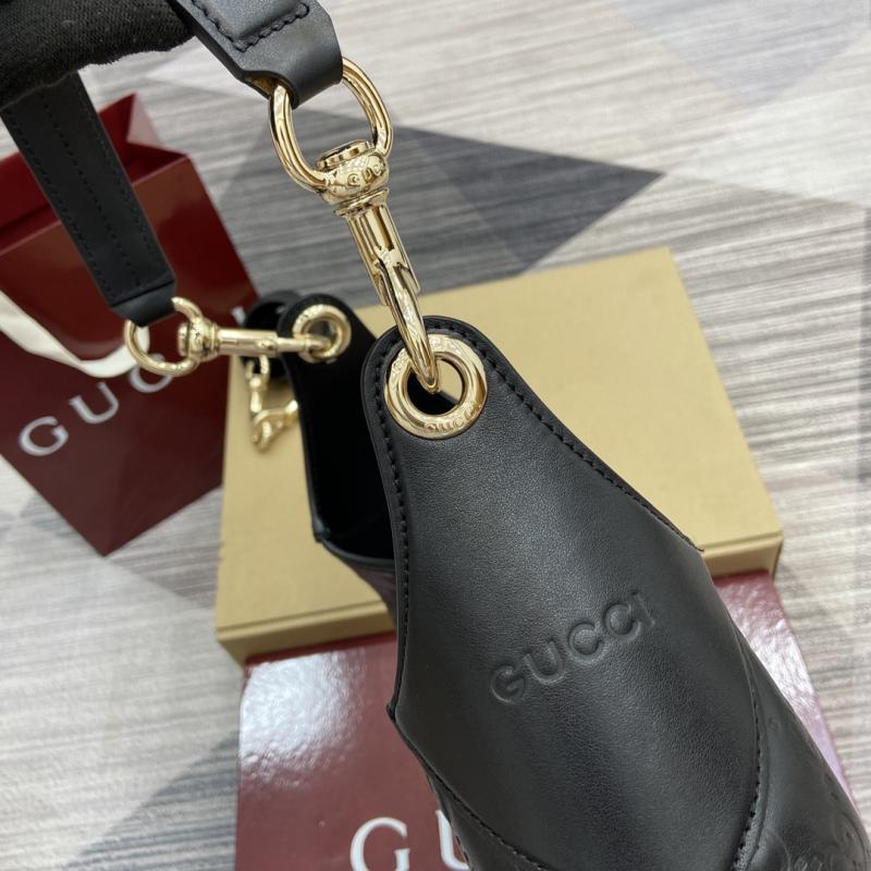 Gucci B medium shoulder bag Black 834981