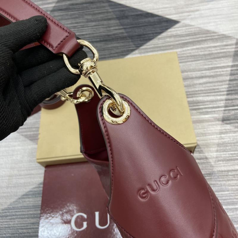 Gucci B medium shoulder bag Red 834981