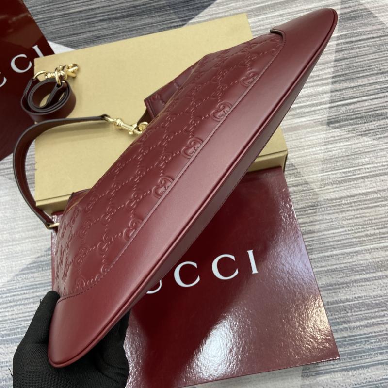 Gucci B medium shoulder bag Red 834981