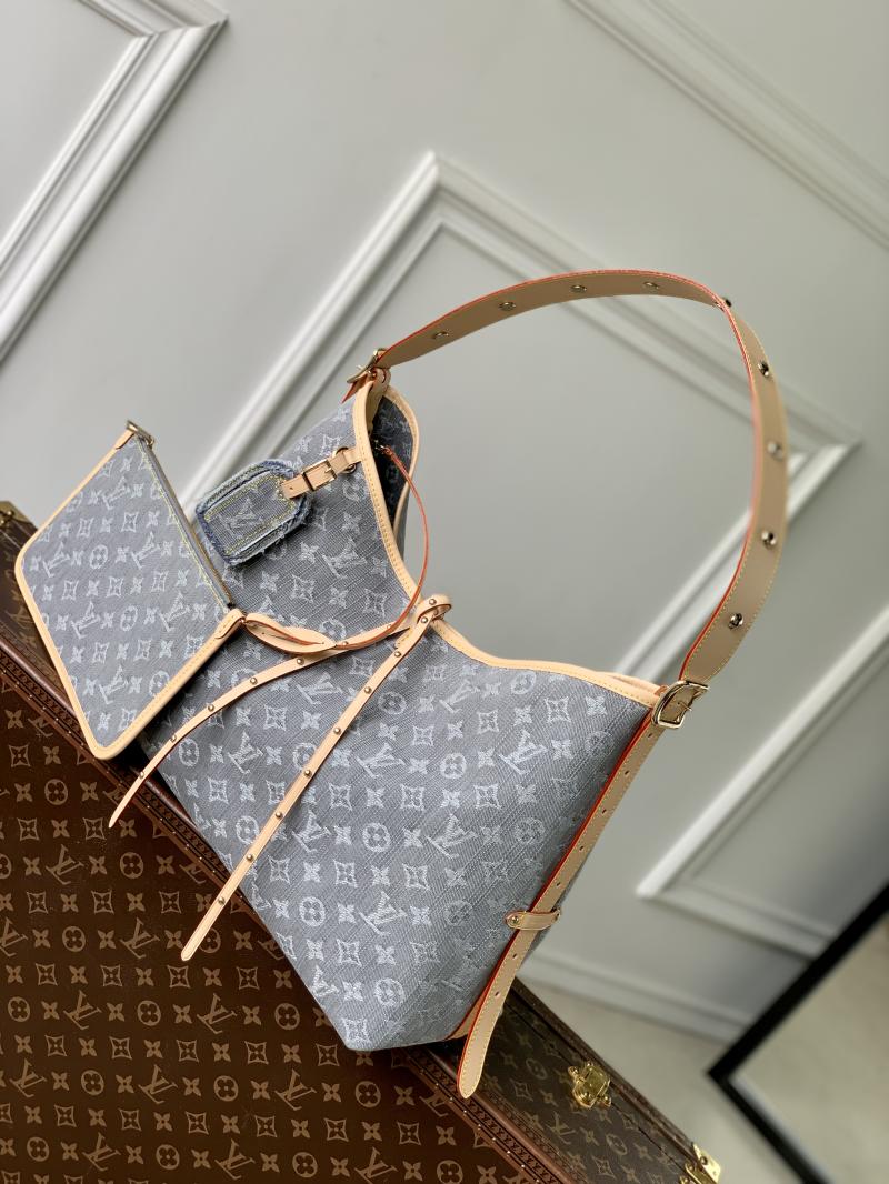 Louis Vuitton CarryAll MM M13289