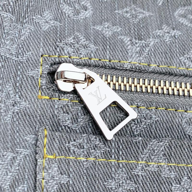Louis Vuitton CarryAll MM M13289