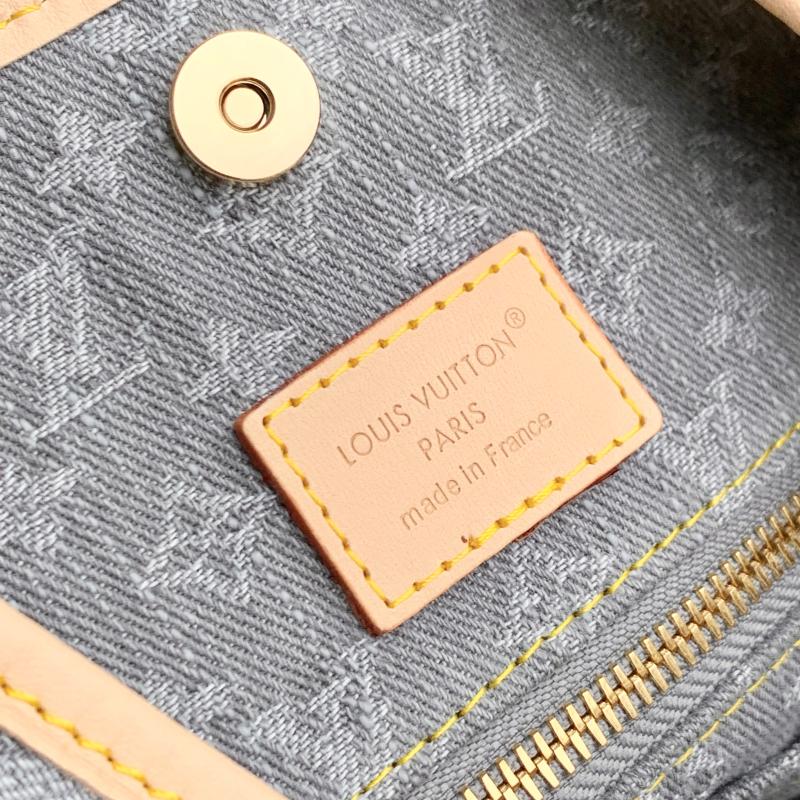 Louis Vuitton CarryAll MM M13289