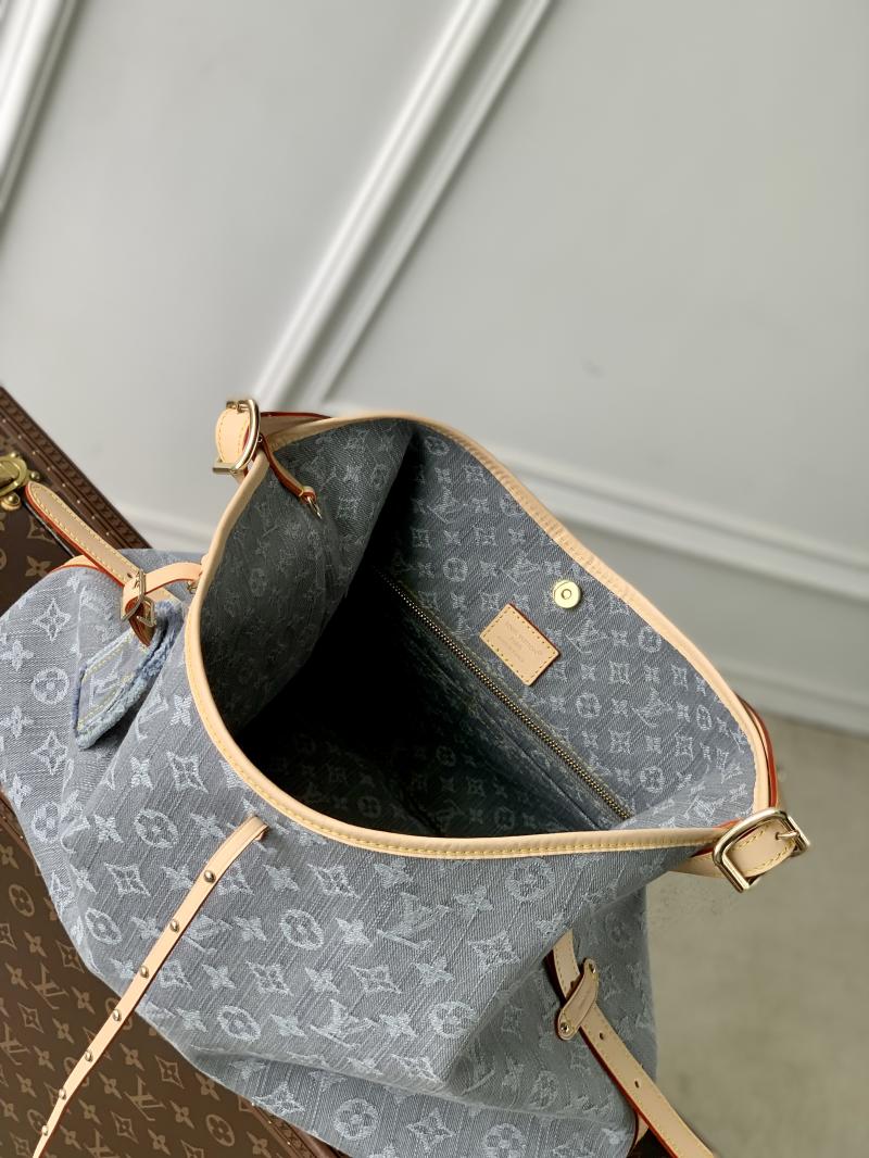 Louis Vuitton CarryAll MM M13289