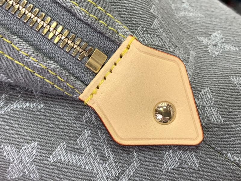 Louis Vuitton Cosmetic Pouch GM Gray M13750