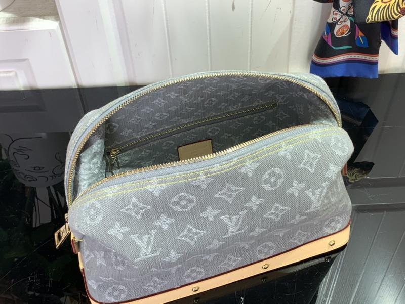 Louis Vuitton Cosmetic Pouch GM Gray M13750