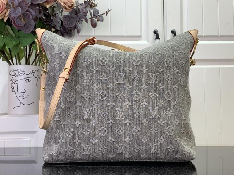 Louis Vuitton Coussin Hobo MM M13390