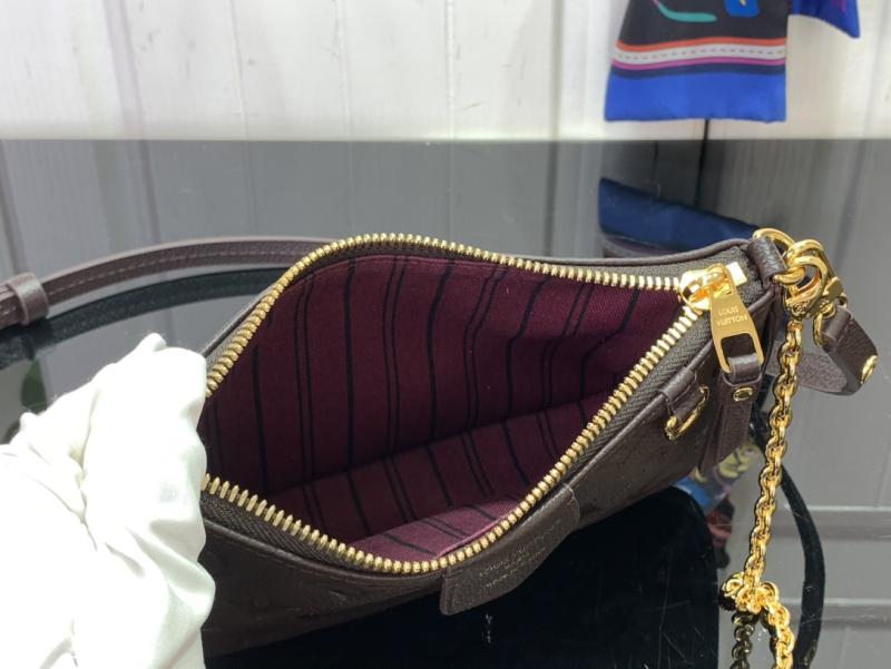 Louis Vuitton Easy Pouch M13614