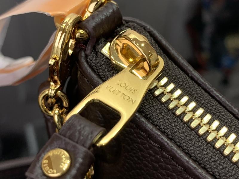 Louis Vuitton Easy Pouch M13614