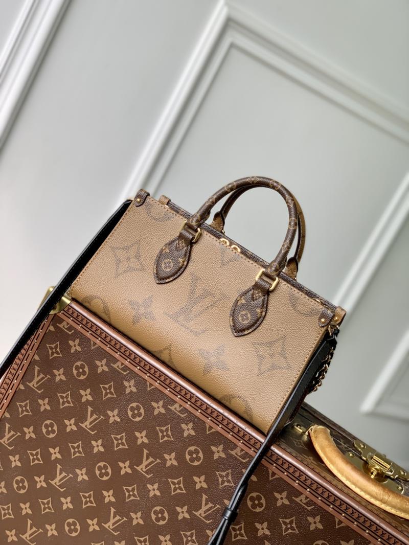Louis Vuitton OnTheGo East West Chain M14236