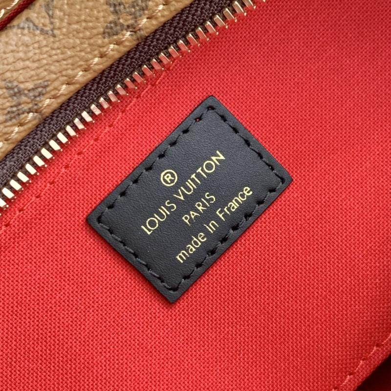 Louis Vuitton OnTheGo East West Chain M14236