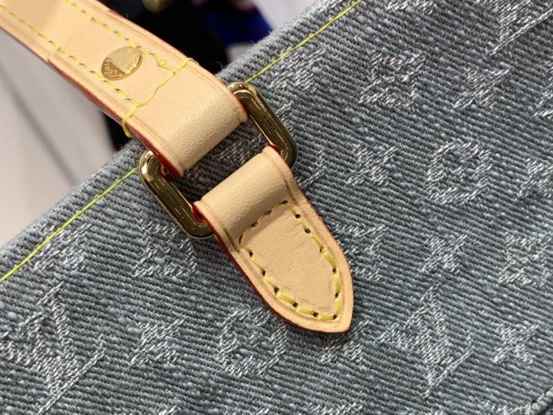 Louis Vuitton OnTheGo MM M13189