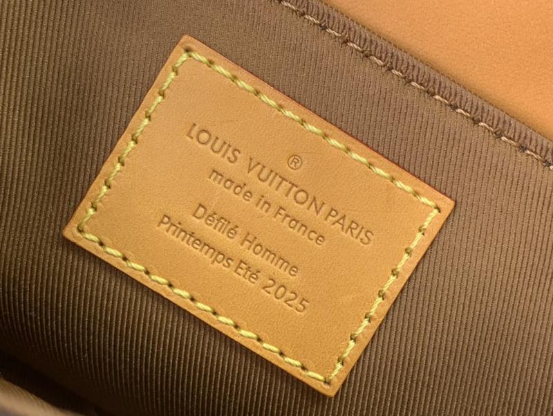 Louis Vuitton Steamer East West Wearable Wallet N00187