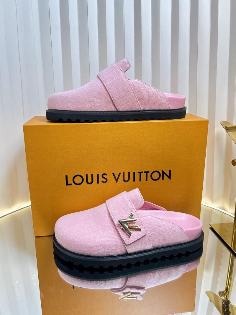 Louis Vuitton Unisex Slippers SLU41802