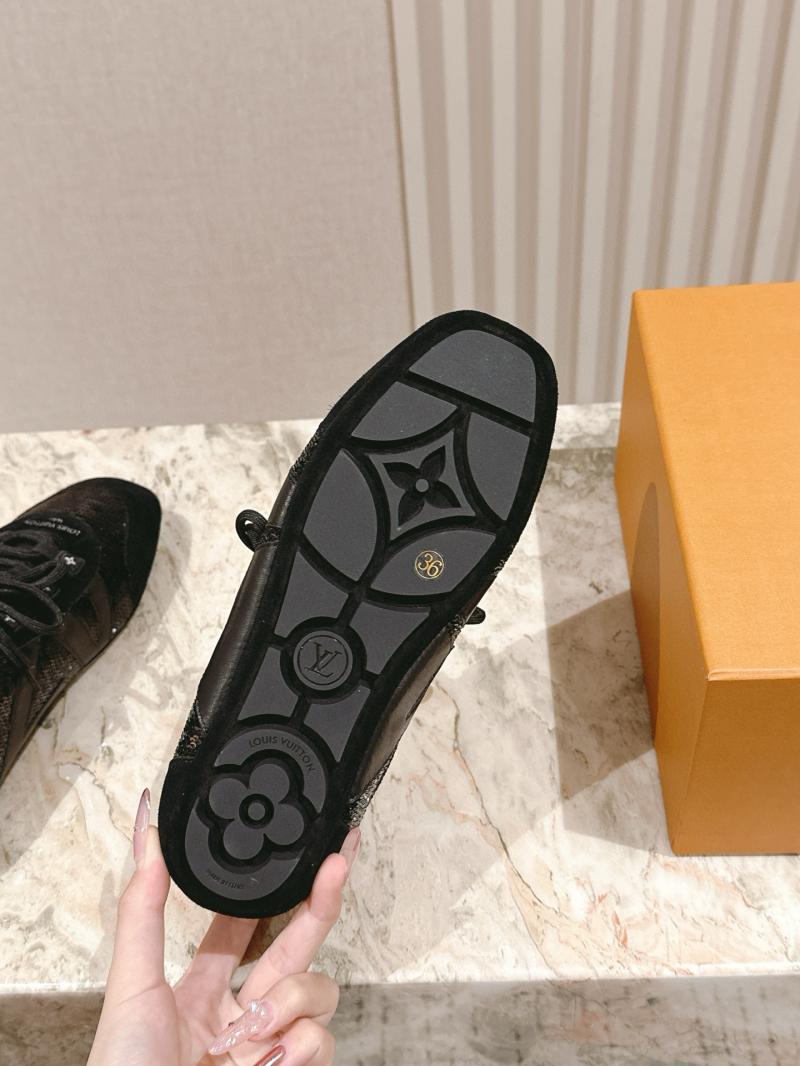 Louis Vuitton Unisex Sneakers Black SLS42309