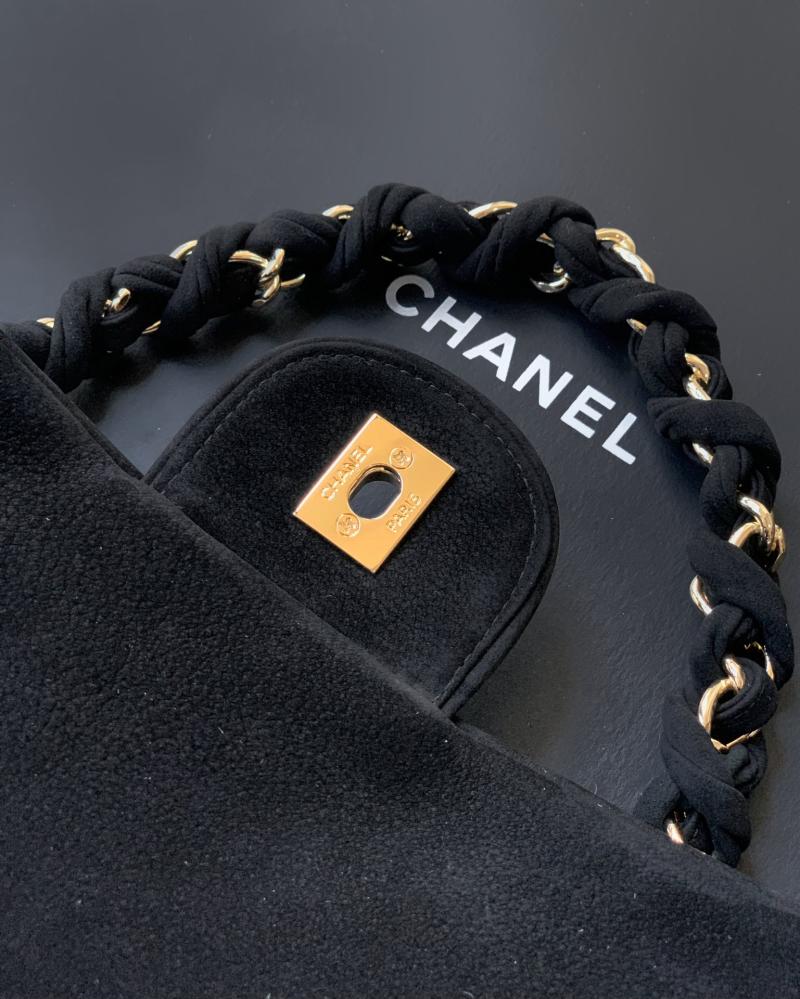 Medium Chanel Shoulder Bag Black AS2323