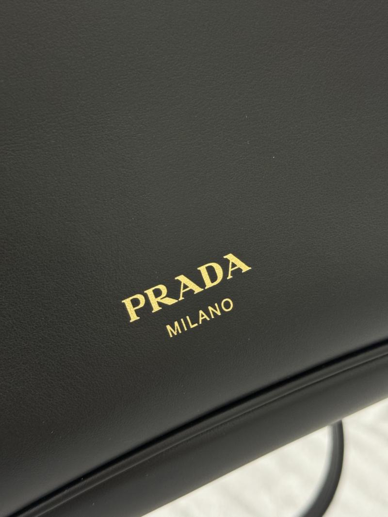Medium Prada Carey leather bag Black 1BG567