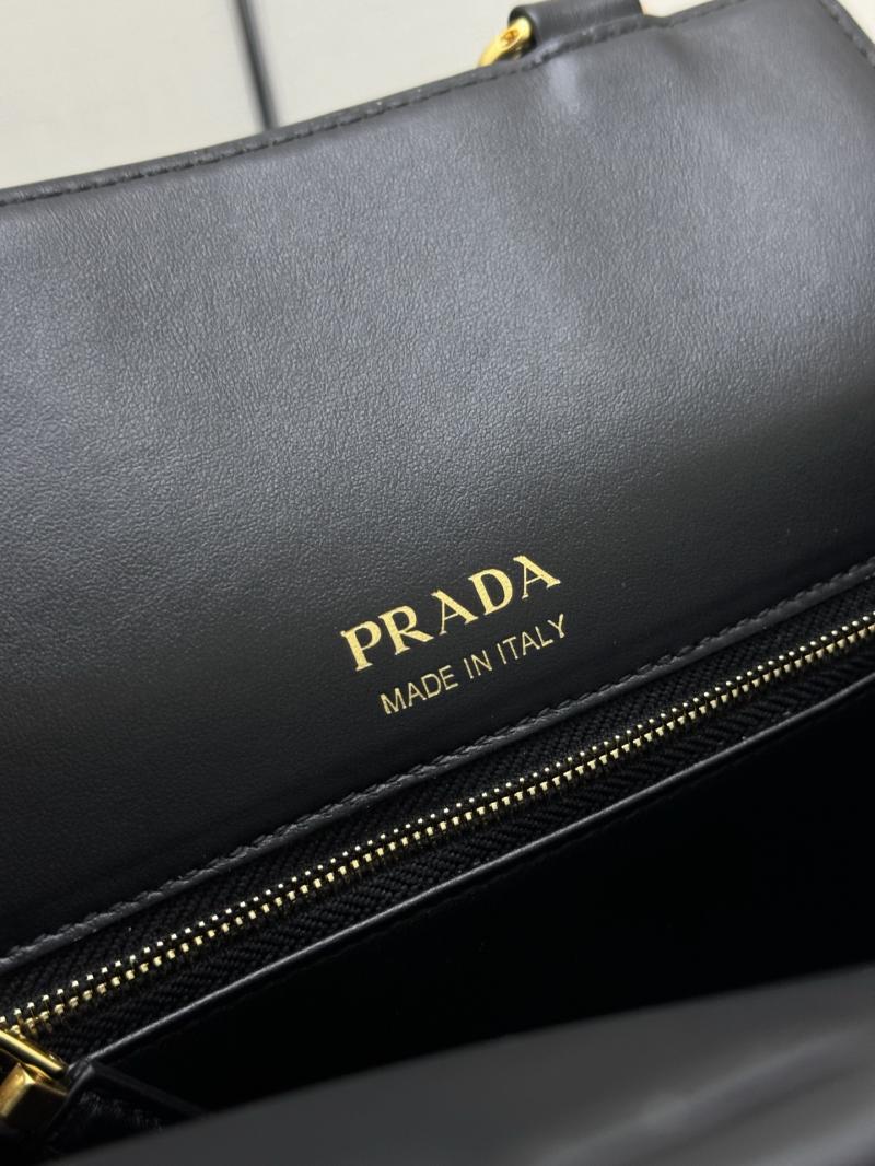 Medium Prada Carey leather bag Black 1BG567