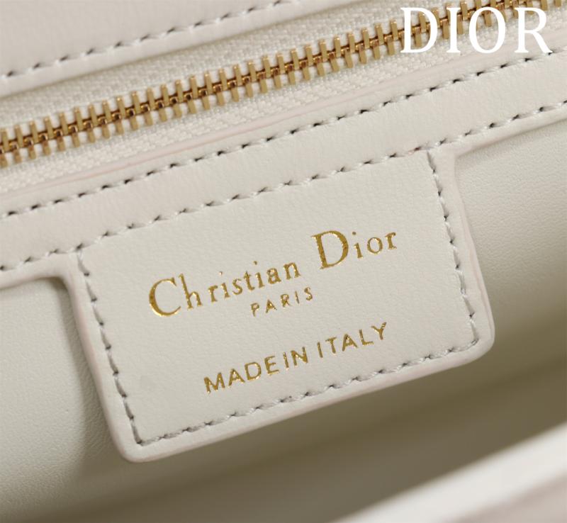 Medium Soft Dior Caro Bag White M9253