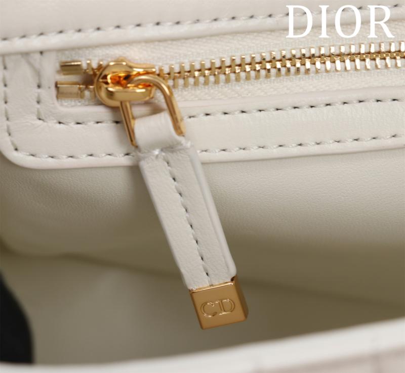 Medium Soft Dior Caro Bag White M9253