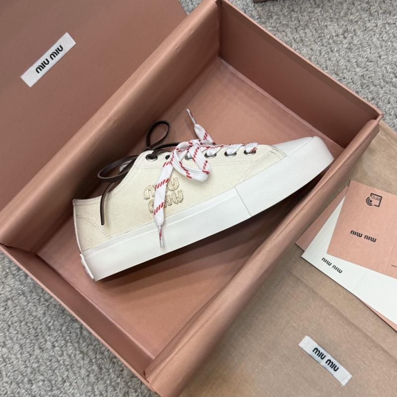 Miu Miu Sneakers SMS42401