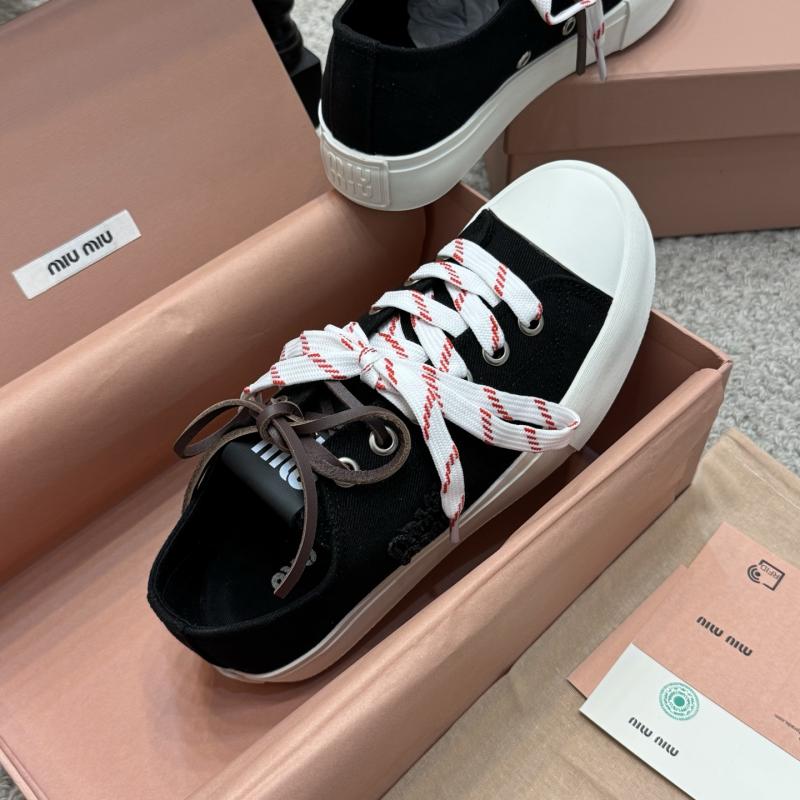 Miu Miu Sneakers SMS42402