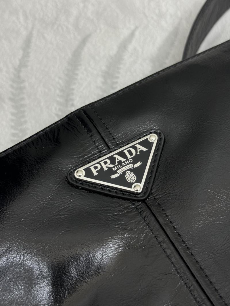 Prada Leather shoulder bag Black 2VH187