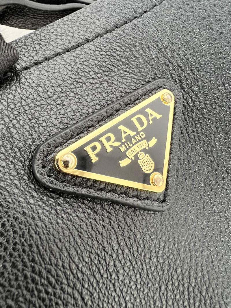 Prada Medium leather bag Black 1BE080