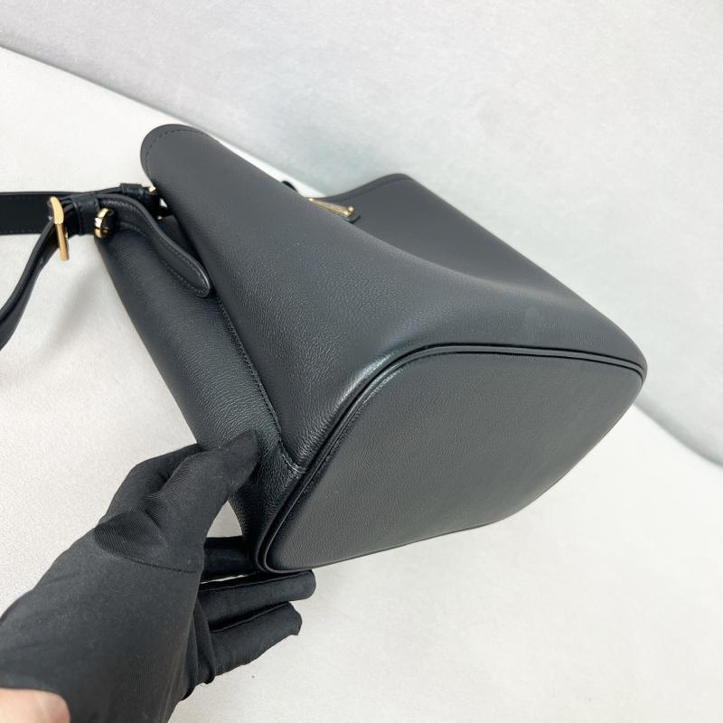 Prada Medium leather bag Black 1BE080