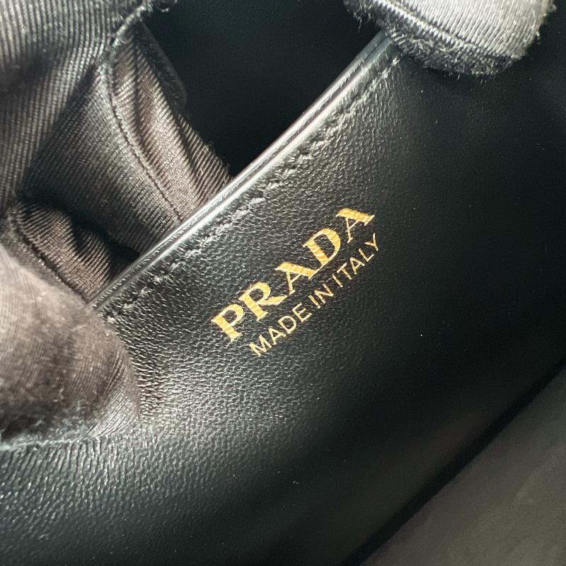 Prada Medium leather bag Black 1BE080